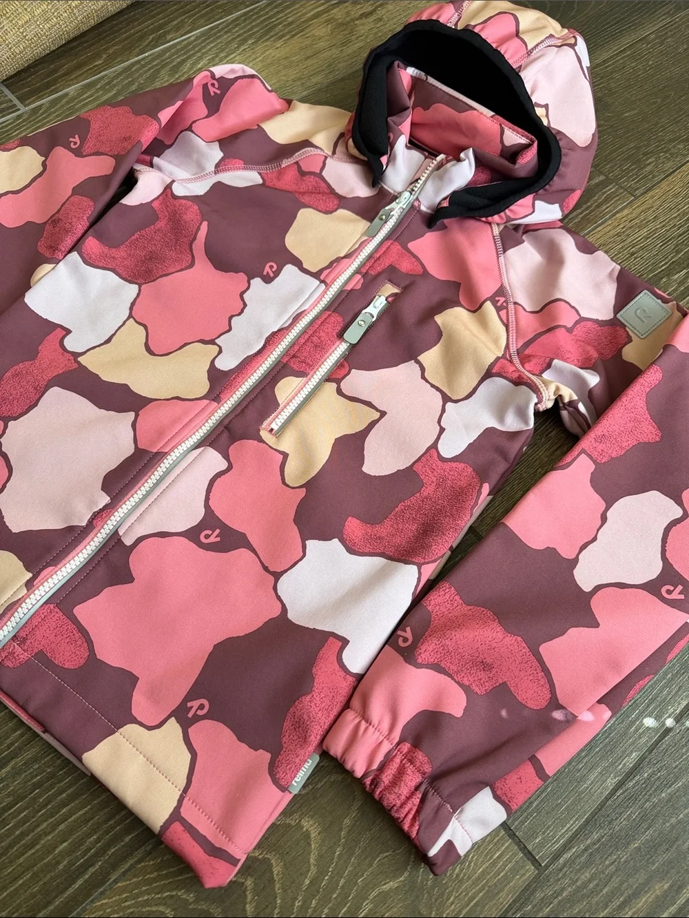 Reima Girls' Pink Sunset Camo Vantti Soft Shell Fleece-Lined Waterproof Jacket—9